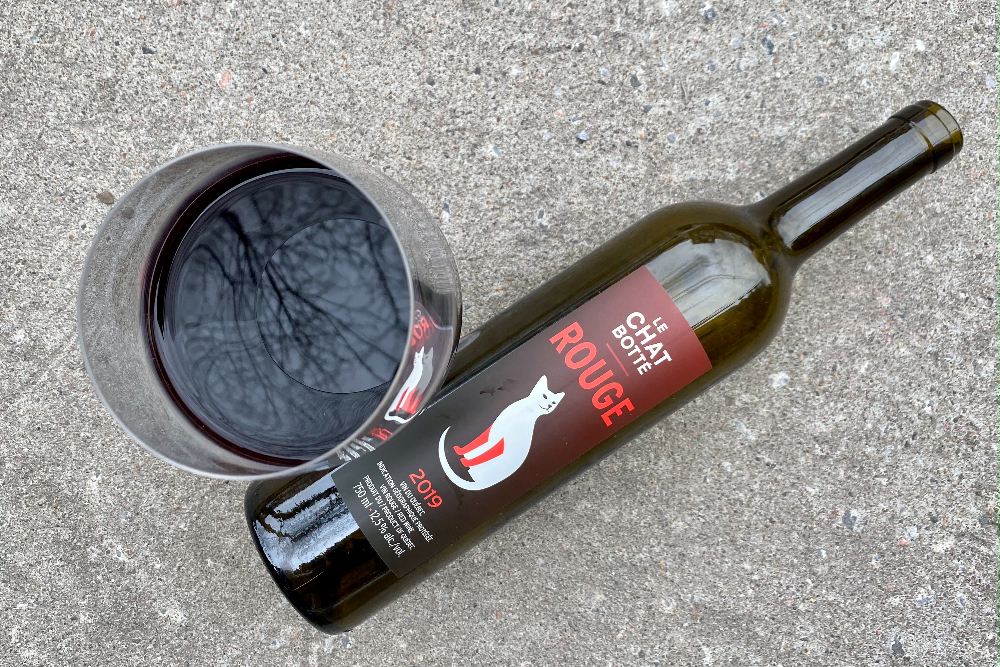 vin rouge 2019 chat botte