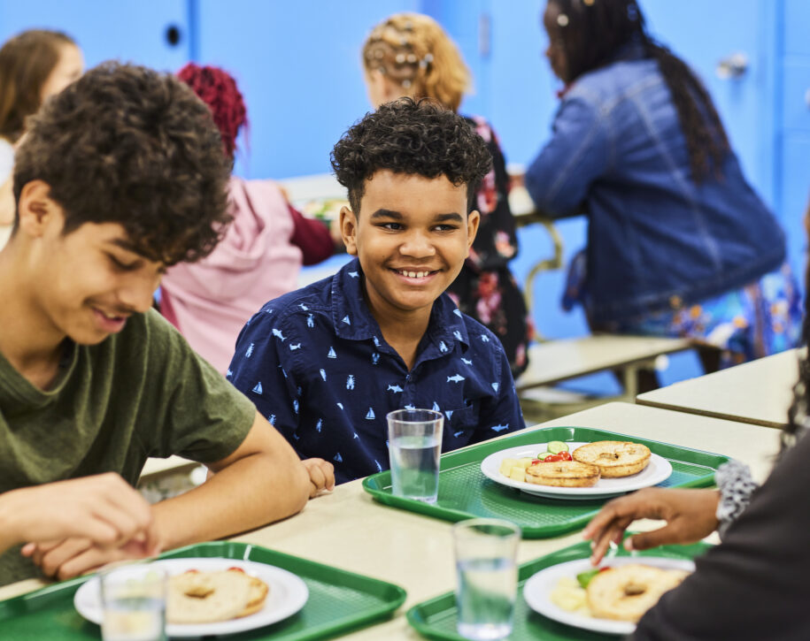 Mieux nourrir les jeunes à l’école